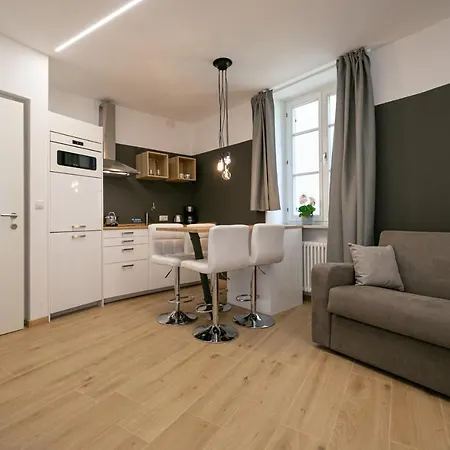 Apartment Central *